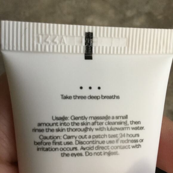 Flanerie ~ Water Lily PHA Pore Refining Exfoliator | 1.52oz - Picture 3 of 3